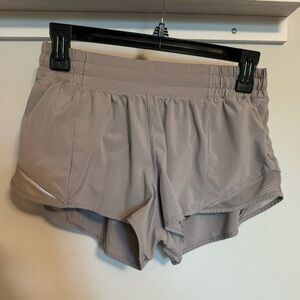 Lululemon Hotty Hot Low-Rise Lined Short 2.5”